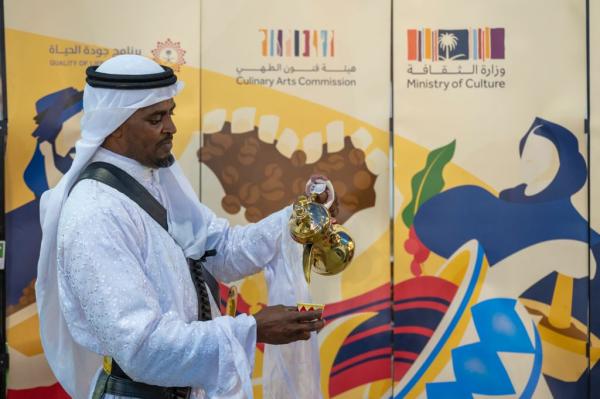 «خبير القهوة» يجذب الأنظار في مهرجان البن الخولاني