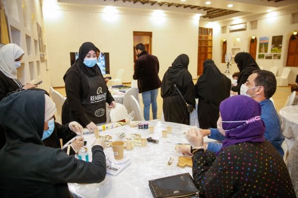 «ويا التمر أحلى 2022» يغازل ذائقة الزوار بـ«قهوة النواة» وفن الريزن