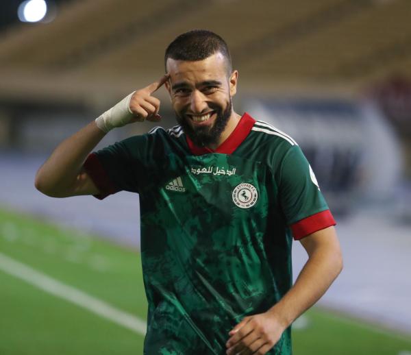الاتفاق ينتظر سليتي ويستأنف تدريباته