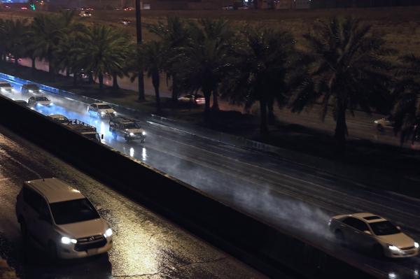 'الأرصاد': رياح نشطة وسحبا رعدية على المدينة المنورة