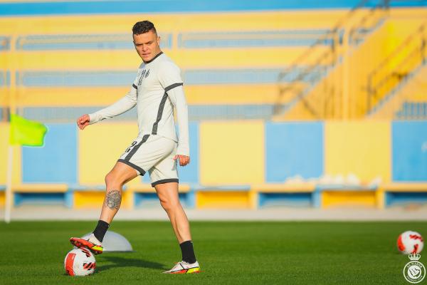 جوناثان يشعل تدريبات النصر