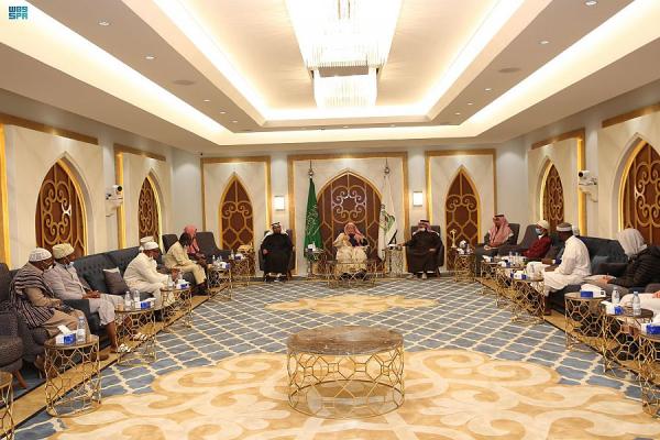مفتي عام المملكة يستقبل الدكتور عبدالله التركي