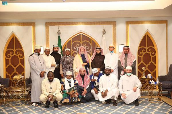 مفتي عام المملكة يستقبل الدكتور عبدالله التركي