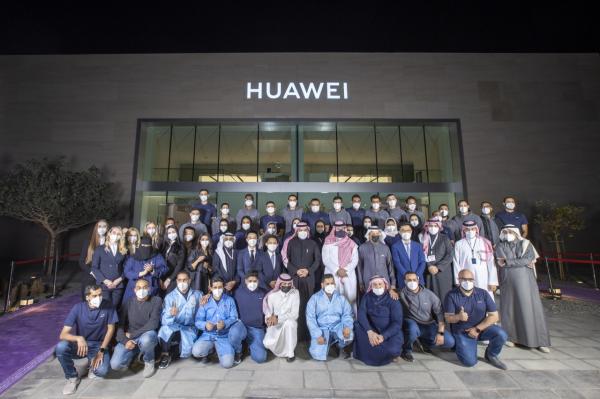 افتتاح أكبر متجر رئيسي دولي لـ « هواوي» في الرياض