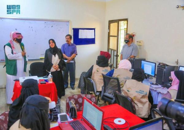 دورات تدريبية لمتضررات العنف الاجتماعي بعدن