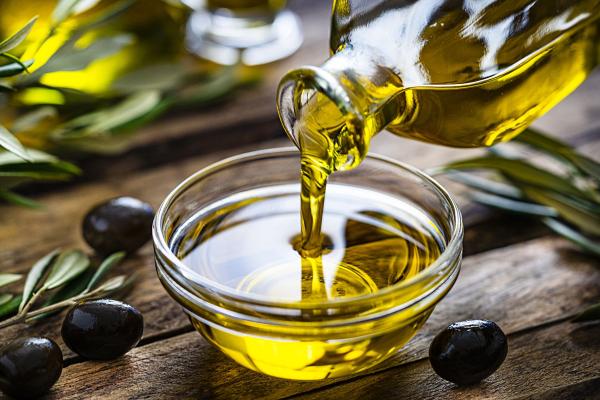 زيت الزيتون يخفض مخاطر تصلب الشرايين