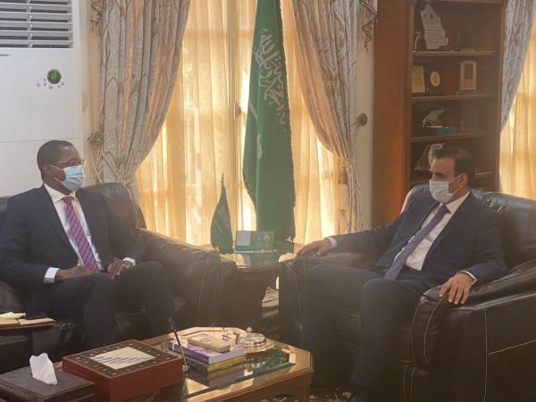 سفير المملكة لدى النيجر يلتقي مسؤولاً في مجموعة دول الساحل الخمس