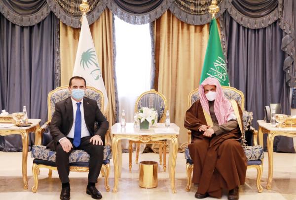 النائب العام يبحث المجالات العدلية مع السفير الطاجيكي