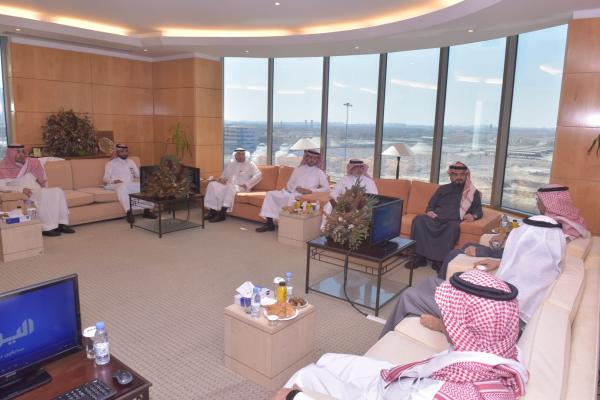 آل مبارك يستقبل محافظ الهيئة العامة لعقارات الدولة