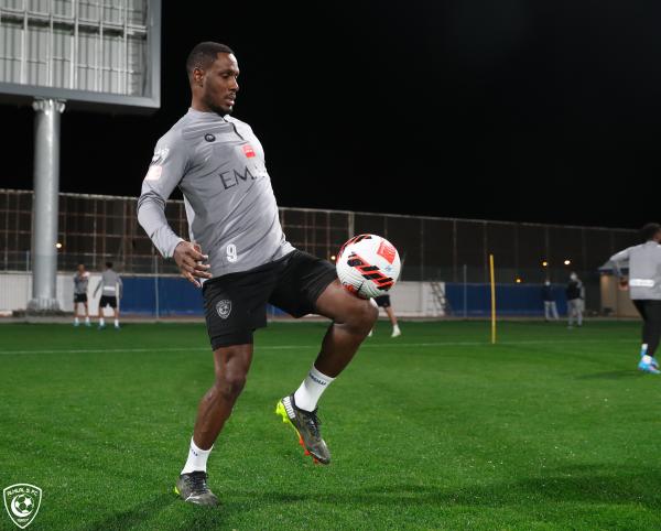 85 مليون يورو تشعل قمة الهلال والشباب