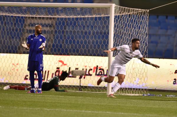 الطائي يعمق متاعب الاتفاق