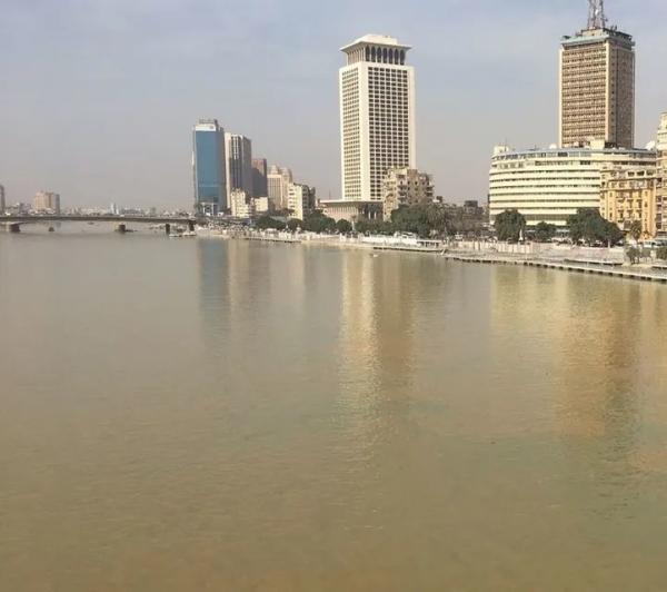 الأمطار الغزيرة تعكر مياه النيل في مصر
