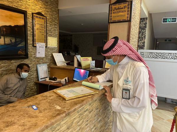 94 زيارة لمكافحة التستر التجاري بالخبر