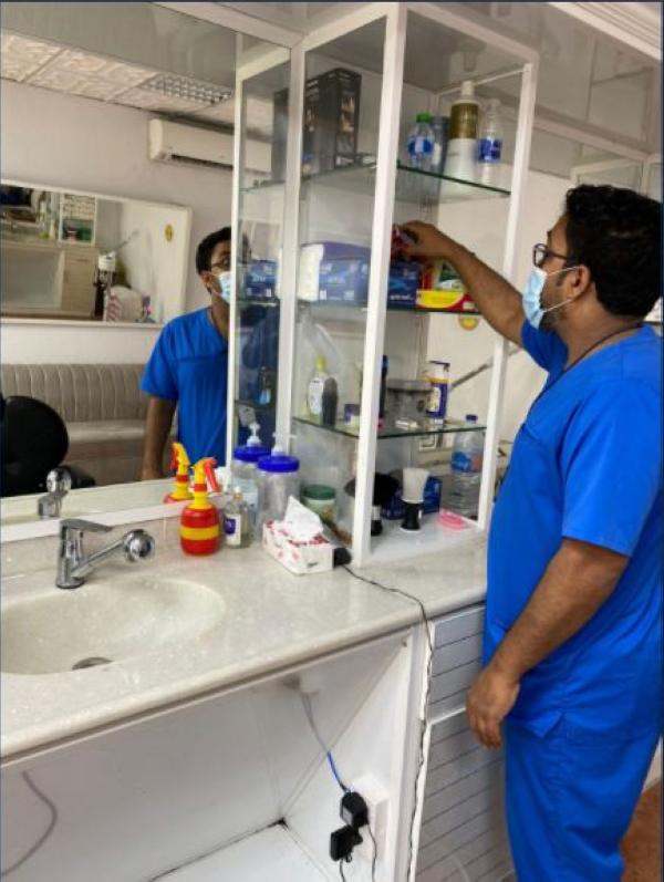 متابعة تطبيق التدابير الوقائية بصالونات الحلاقة