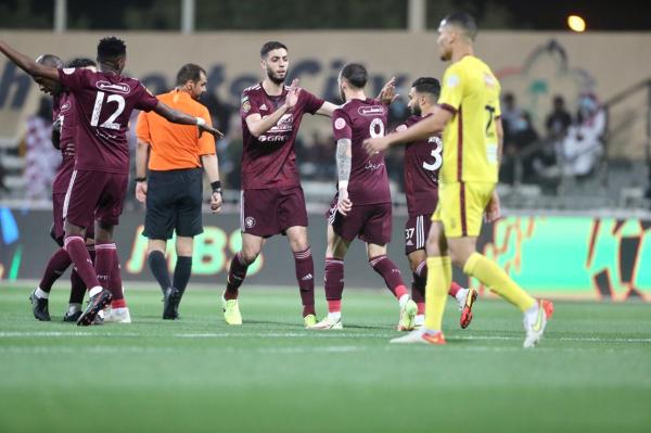 الفيصلي يعبر الحزم بصعوبة