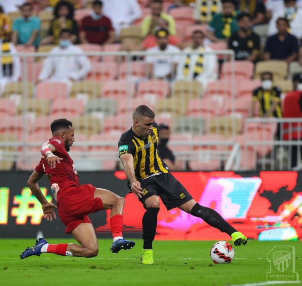 حمدالله يورط الاتحاد في الكلاسيكو