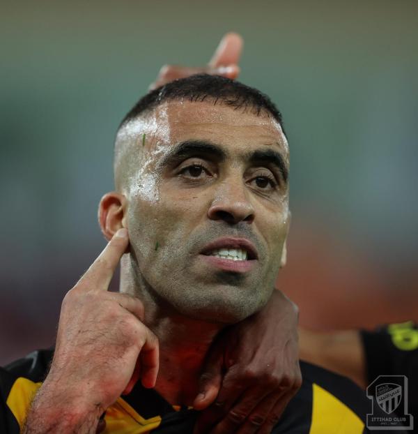 كامارا والفرج أساسيان في الكلاسيكو