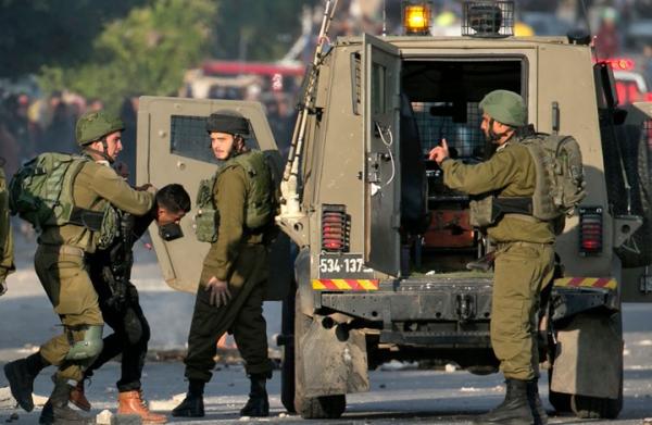 الاحتلال تعتقل 12 فلسطينيًا في قلقيلية