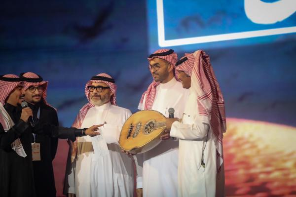 خالد عبدالرحمن يطرب جمهور الرياض في ليلة «مخاوي الليل»
