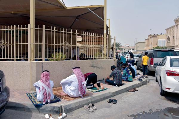 أهالي «النورس» يطالبون بفتح مساجد «الجمعة»