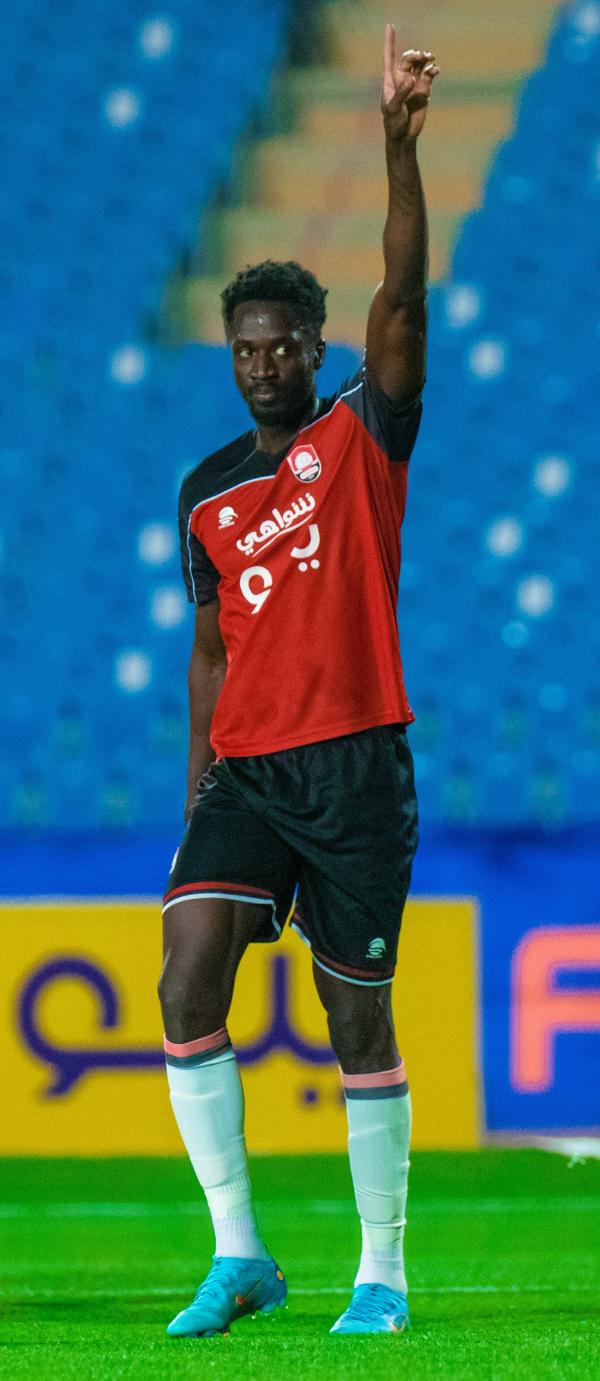 الرائد يصطدم بالهلال الواثق