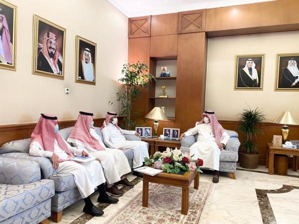 استعراض خطط الإسكان المستقبلية بالقطيف