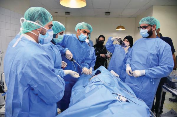 32 متدربا في «مهارات جراحة المناظير المتقدمة»
