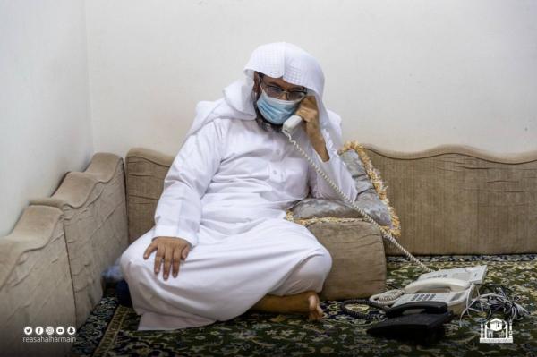 32 شيخا للإجابة عن شؤون السائلين بالمسجد الحرام 