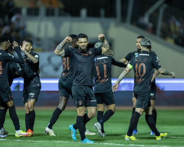 يا شباب تتعب.. هذا الأشهب.!