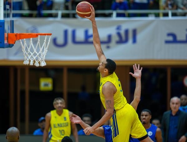 النصر يجبر الهلال على الفاصلة