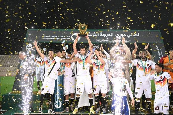 الصقور.. بطلا لـ «دوري الثالثة»