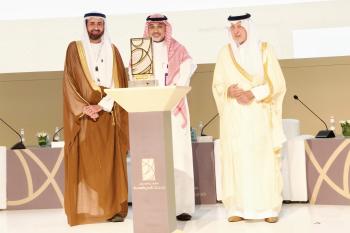 الأمير خالد الفيصل يكرم stc لدعمها التقني لمؤتمر الحج والعمرة
