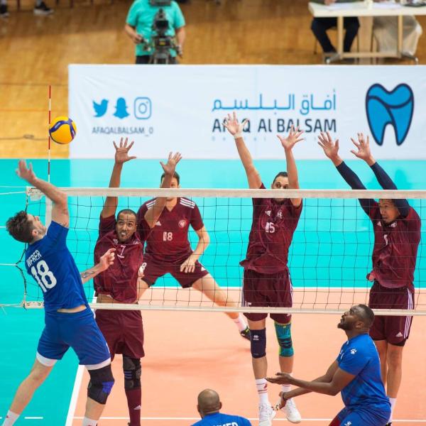طائرة الأهلي تعبر البحارة.. والفيصلي يخفي الهلال