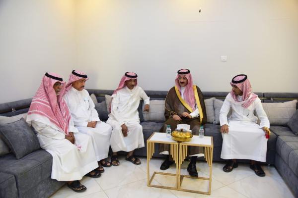 .. ويعزي في وفاة «الريحان»