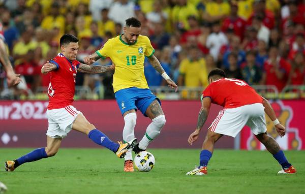 الإكوادور وأوروجواي يتأهلان للمونديال