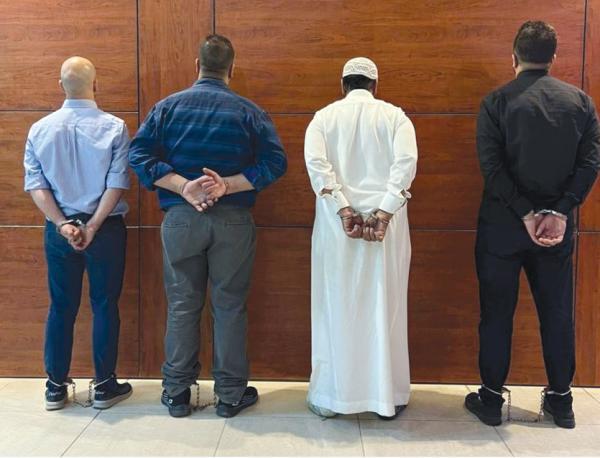 الإطاحة بـ 4 أشخاص نشروا روابط احتيالية