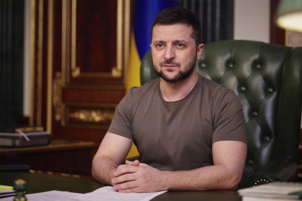 «زيلينسكي» يطلب مجددا مقاتلات ودبابات من بولندا