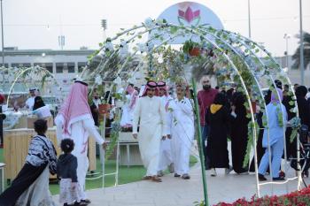 90 ركنا تثري 30 ألف زائر لمهرجان الزهور