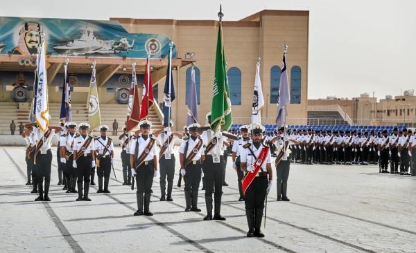 تخريج 201 من معهد الدراسات الفنية للقوات البحرية بالدمام