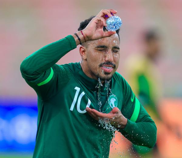 الفيصل يحفز نجوم الأخضر قبل موقعة أستراليا