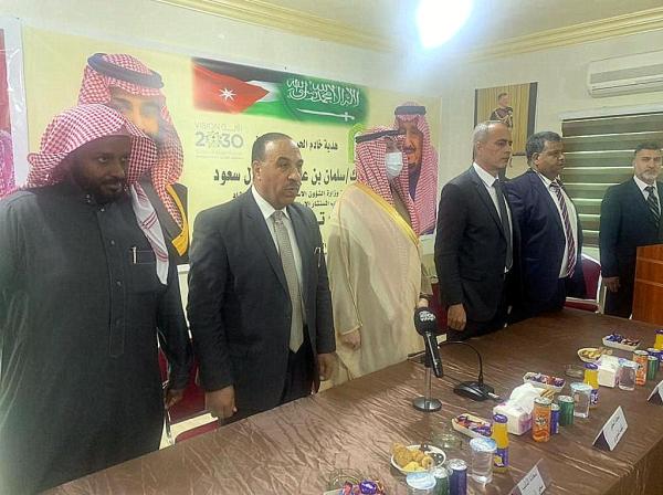 توزيع هدية خادم الحرمين من التمور الفاخرة بالأردن