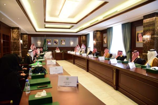 «محلي الأحساء» يناقش الموضوعات التنموية