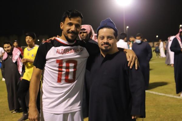 الكتيبة الحمراء.. في القيصومة ترسم الأفراح..!!