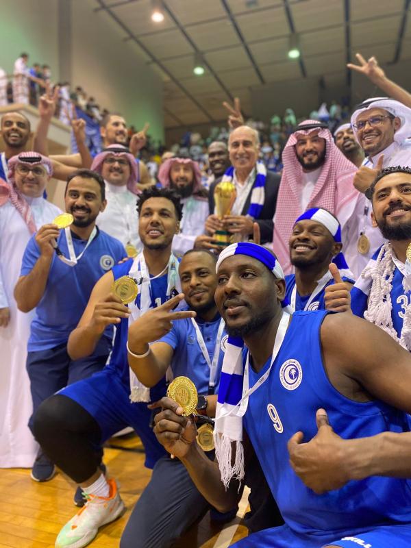 عمالقة الهلال يحطمون أبراج الاتحاد