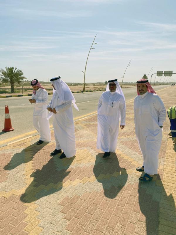 متابعة أعمال صيانة الشوارع ميدانيا