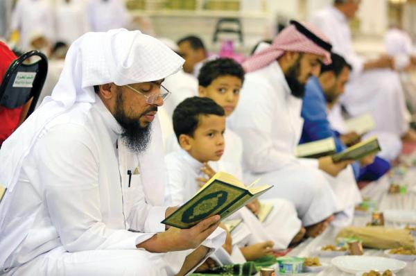 مشاهد إيمانية عظيمة بالمسجد النبوي