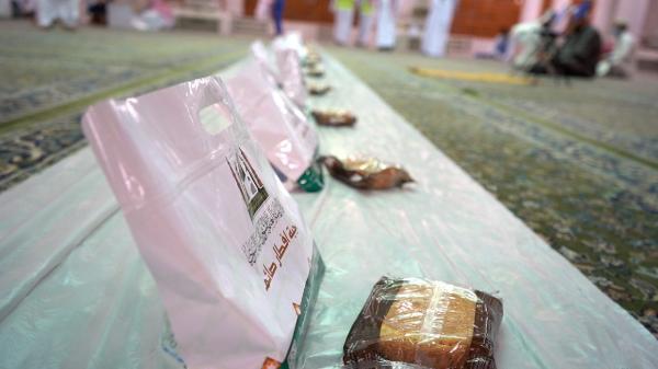 200 ألف وجبة إفطار بالمسجد النبوي يوميا