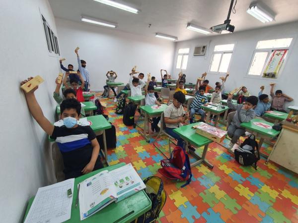 هدايا رمضانية للمعلمين والطلاب بصفوى