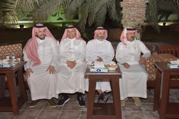«مجلس الفرج».. روابط أخوية وإثراء معرفي