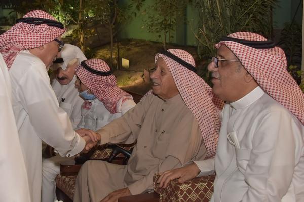 «مجلس الفرج».. روابط أخوية وإثراء معرفي